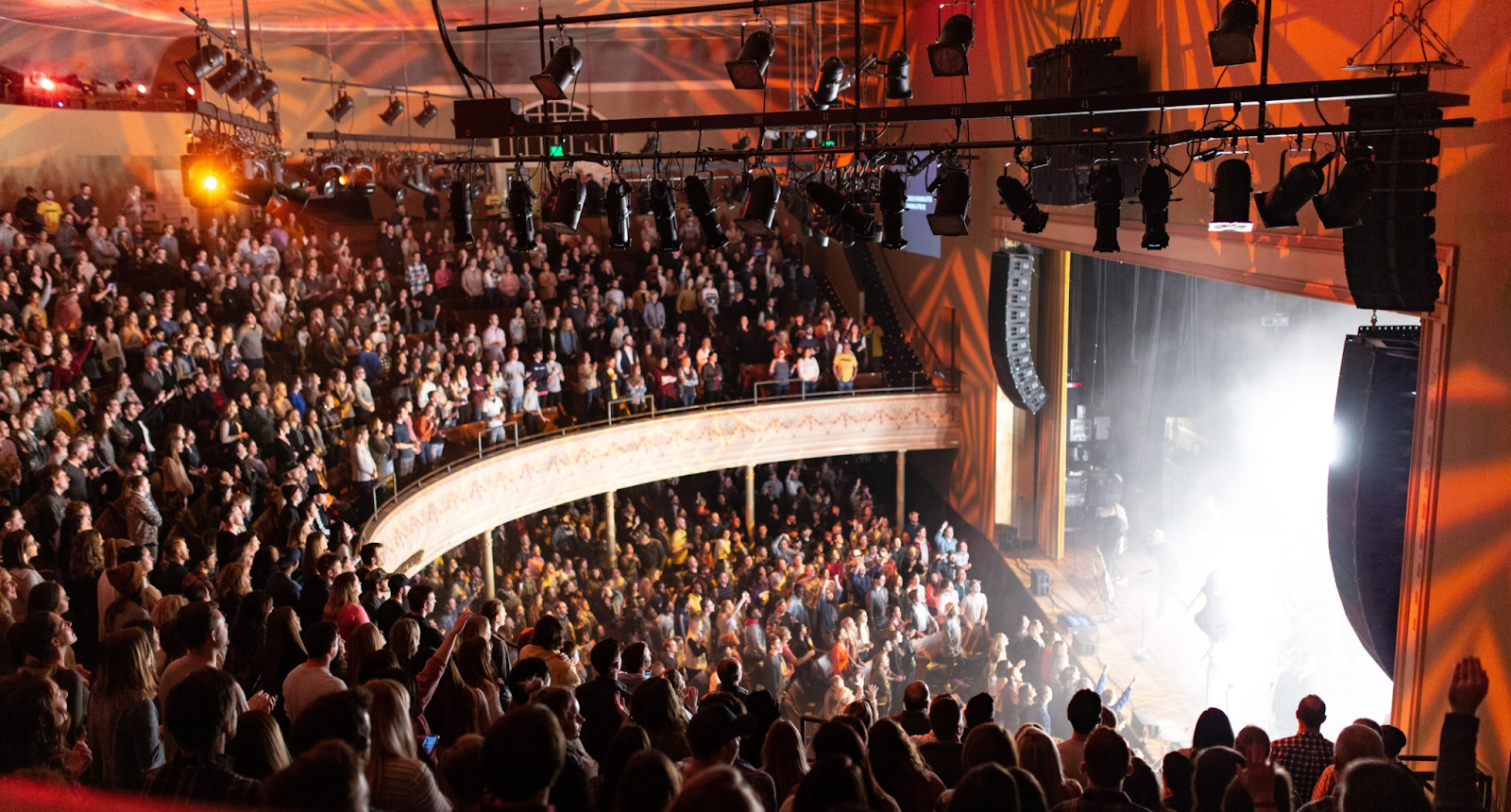 Recorra el histórico Auditorio Ryman.